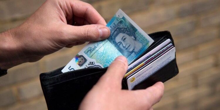 المملكة المتحدة ؛ بريطانيا ؛ الجنيه الإسترليني