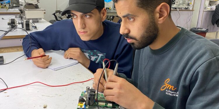 "سكر لماكينات الخياطة" توقع بروتوكول تعاون لتدريب طلاب التعليم الفني