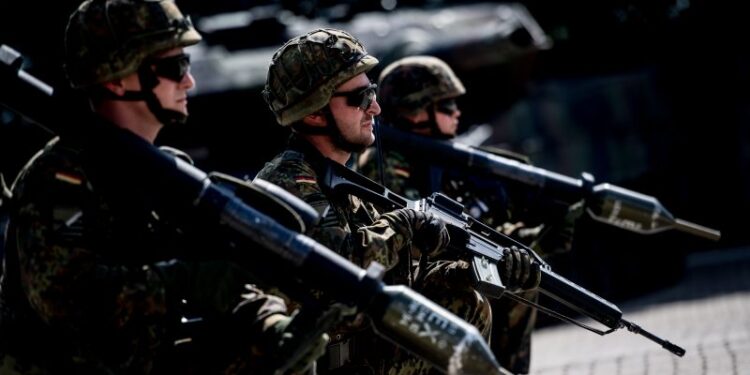 الاتحاد الأوروبي ؛ مشروعات الدفاع المشترك