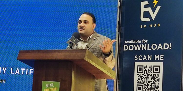 توني لطيف، مؤسس تطبيق «EV Hub»، وعضو في لجنة السيارات الكهربائية بشعبة السيارات بغرفة القاهرة التجارية