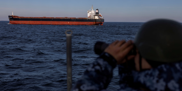 روسيا تشدد قيود تصدير النفط عبر موانئ البحر الأسود