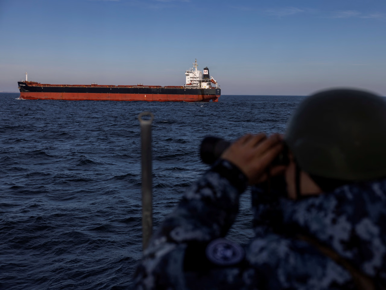 روسيا تشدد قيود تصدير النفط عبر موانئ البحر الأسود