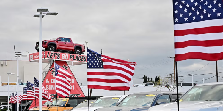 الرسوم الجمركية على السيارات تُكلف الأسر الأمريكية 30 مليار دولار بالعام الأول