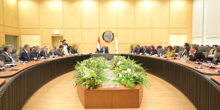 "إيرباص" تدرس تصنيع طائرات الهليكوبتر للنقل السياحي والعلاجي في مصر