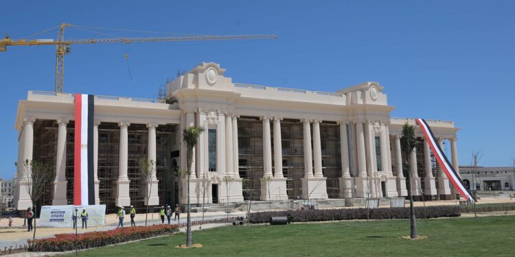 الحكومة تتعاقد مع شركات عالمية لإدارة الشقق الفندقية بـ"المدينة التراثية" في "العلمين الجديدة"