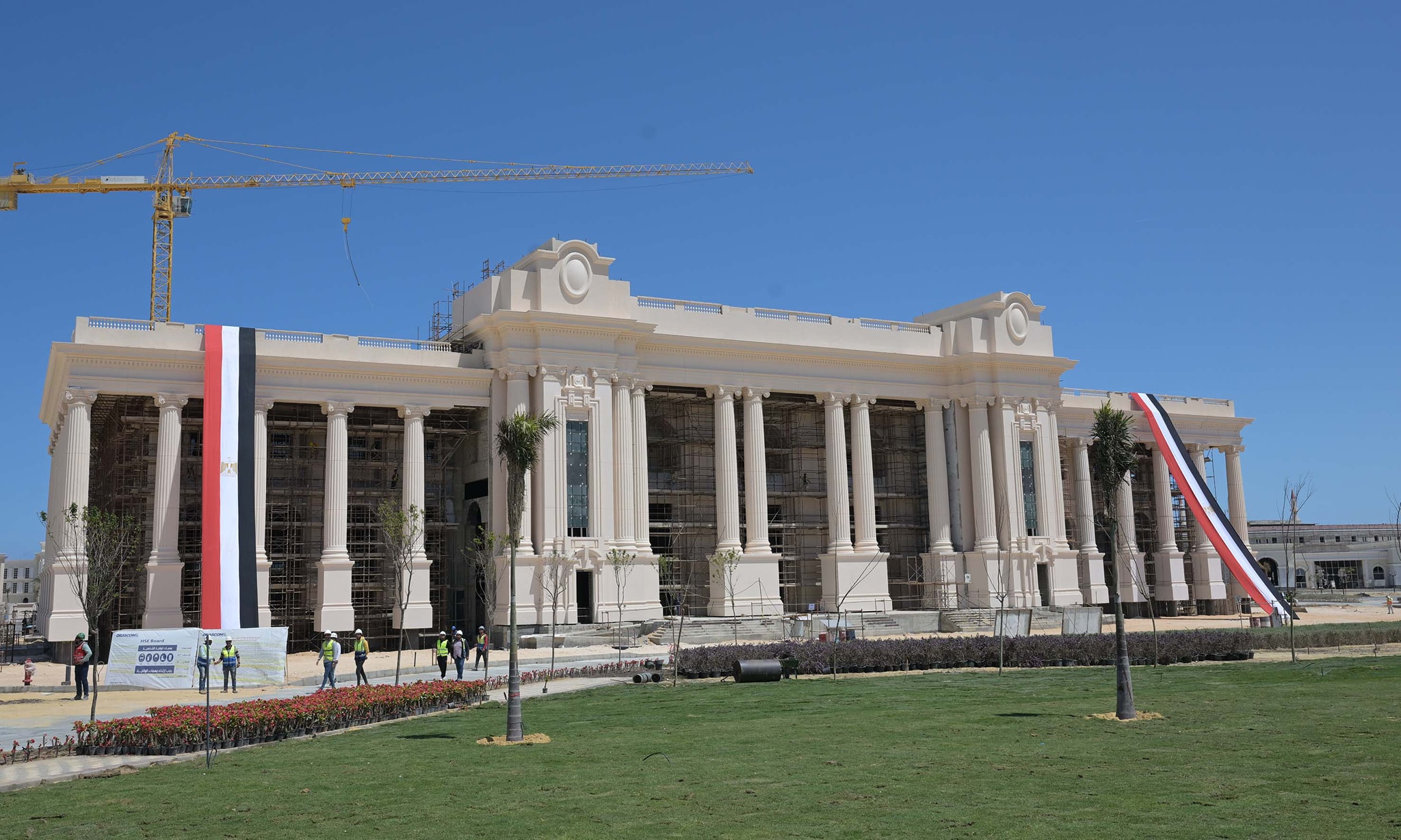 الحكومة تتعاقد مع شركات عالمية لإدارة الشقق الفندقية بـ"المدينة التراثية" في "العلمين الجديدة"