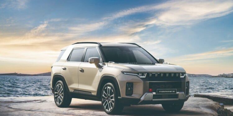 "عربيات" تطرح نسخ محدثة من KGM Torres الكورية