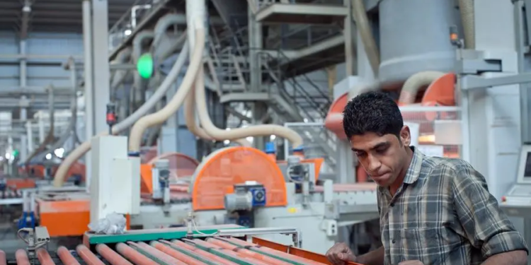 بدء المرحلة الأولى من مبادرة تمويل 7 قطاعات صناعية بـ30 مليار جنيه