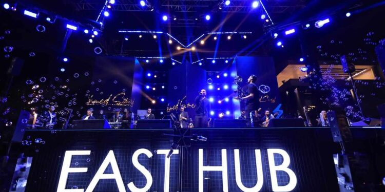 وسط حضور جماهيري كبير.. أحمد سعد يحيي حفل افتتاح مول "إيست هب"