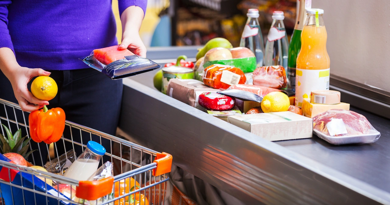 الشركات الغذائية ؛ الصناعات الغذائية ؛ التضخم ؛ السلاسل التجارية ؛ الأغذية