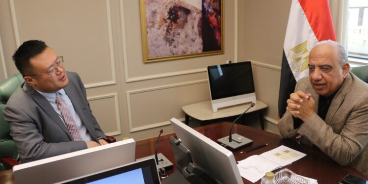 وزير الكهرباء