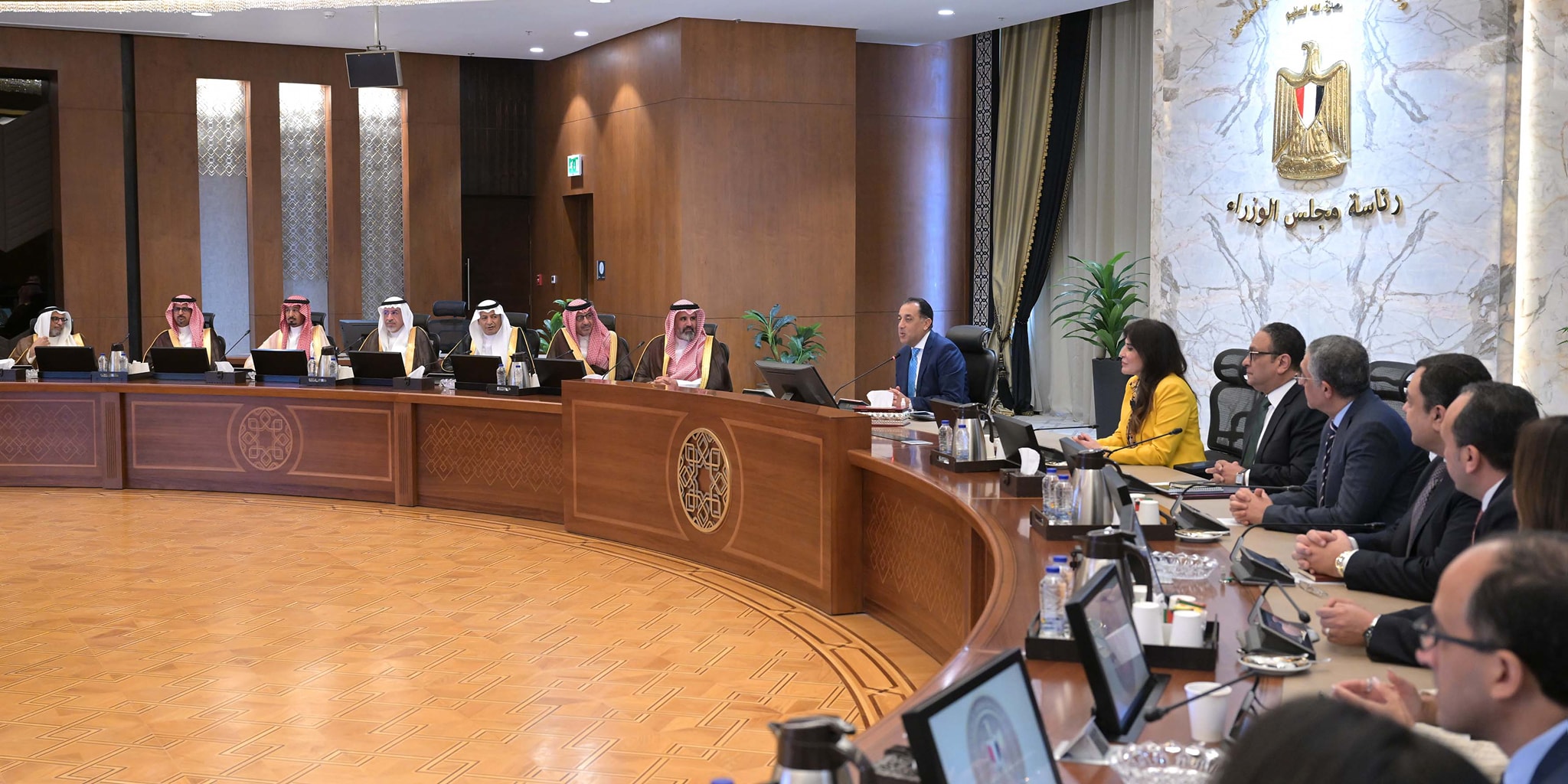 رئيس الوزراء يستقبل وفدًا من رجال الأعمال السعوديين لبحث فرص التعاون