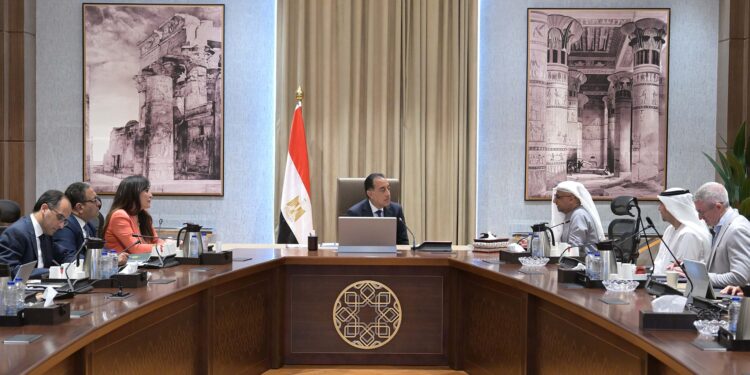رئيس الوزراء يتابع مستجدات تنفيذ مشروع "رأس الحكمة"