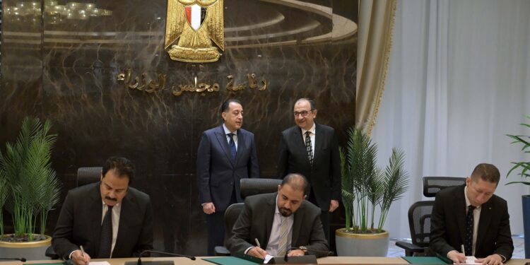 شراكة مصرية إماراتية لإنتاج الفايبر بوليستر واللباد الصناعي باستثمارات 1.7 مليار جنيه