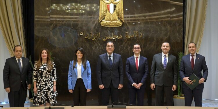 تحالف استراتيجي بين "جيبتو فارما" وشركة أمريكية لتطوير صناعة الدواء بمصر