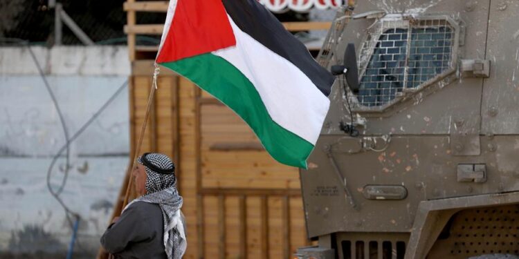 الاتحاد الأوروبي يعلن عن مساعدات للفلسطينيين بقيمة 1.6 مليار يورو