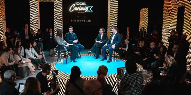 تعاون بين "IQOS" و"SELETTI" لعرض "Curious X Sensorium Piazza" بأسبوع ميلانو للتصميم