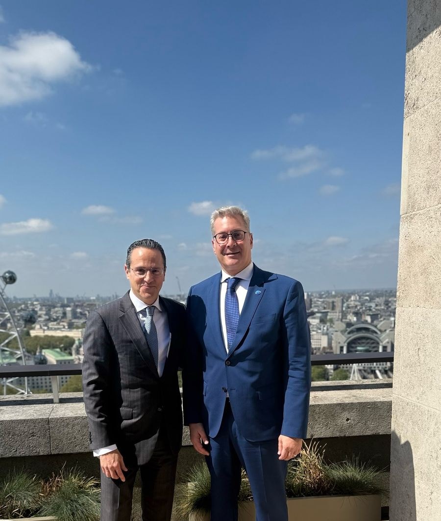 وزير البترول مع وائل صوان، الرئيس التنفيذي شركة شل