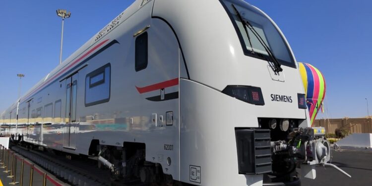 القطار الكهربائي السريع