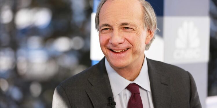 راي داليو يدعو للتوصل لاتفاق تجاري بين الولايات المتحدة والصين