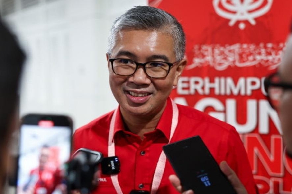 وزير الاستثمار والتجارة والصناعة الماليزي ظفرول عبد العزيز