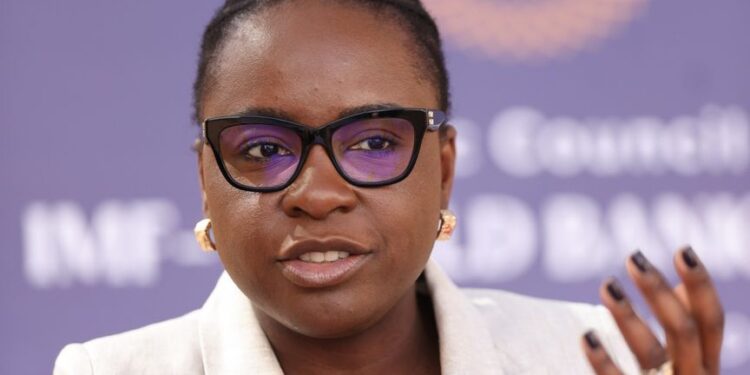 وزيرة المالية في أنجولا، فيرا ديفيز دي سوزا