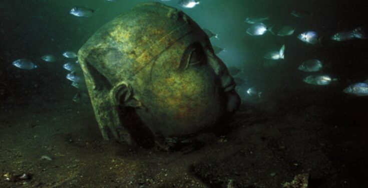 الحكومة تبحث سُبل الاستفادة من الآثار الغارقة في خليج أبو قير013815