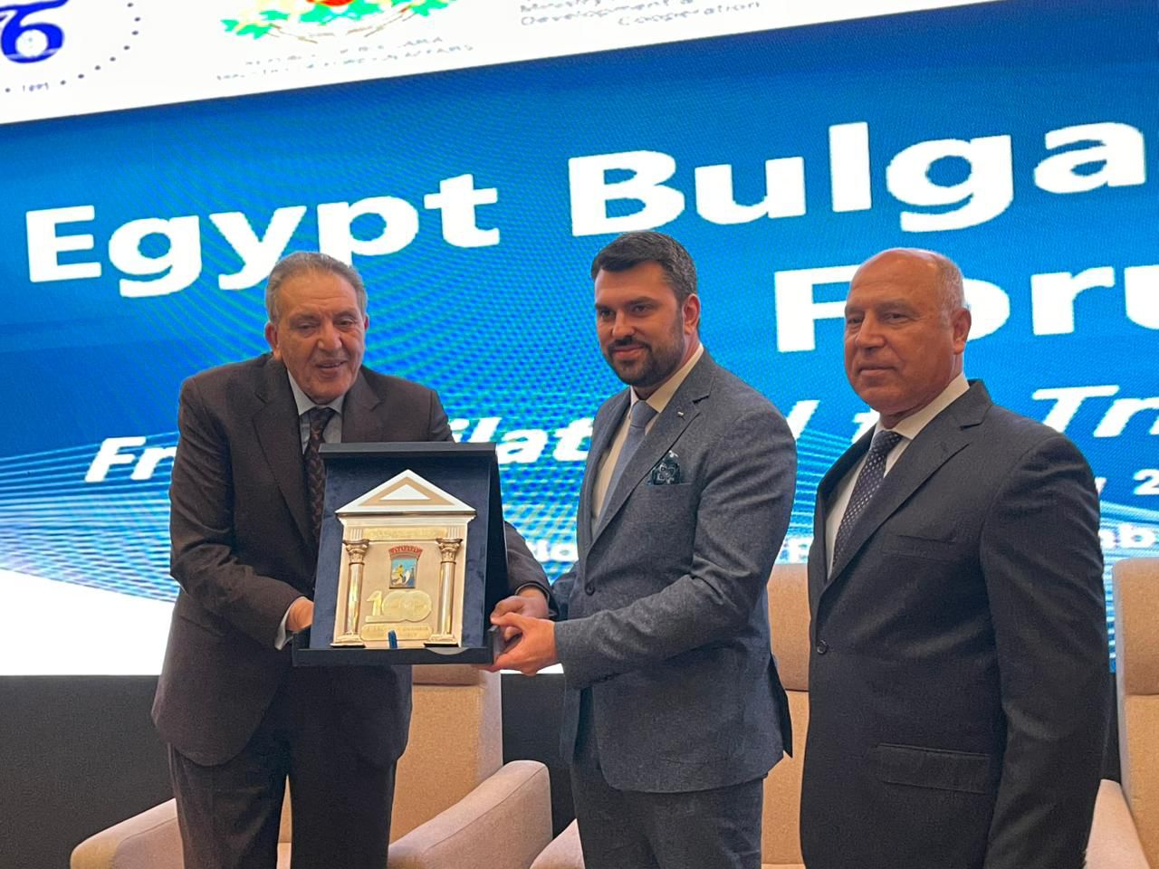 "الوكيل" يدعو مستثمري بلغاريا للاستثمار في مشروعات الطروحات الحكومية