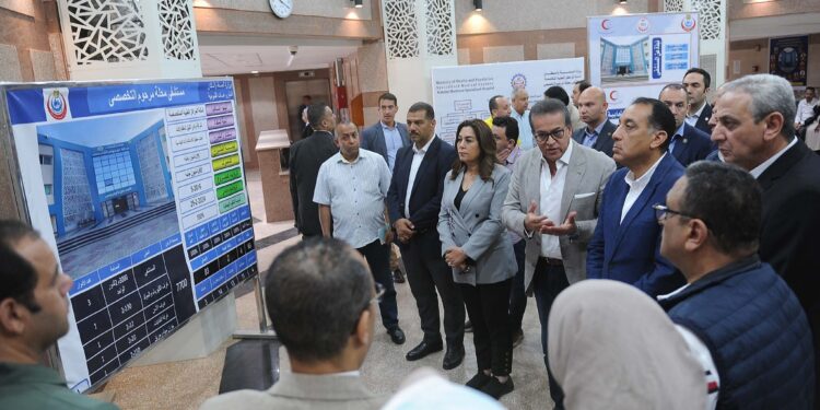 "الصحة" تنفذ 20 مشروعًا بنحو 12 مليار جنيه خلال 2024-2025