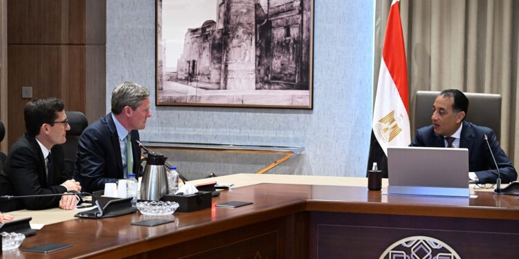 شركة فيزا تقترح آلية جديدة لتسريع تحويلات المصريين بالخارج