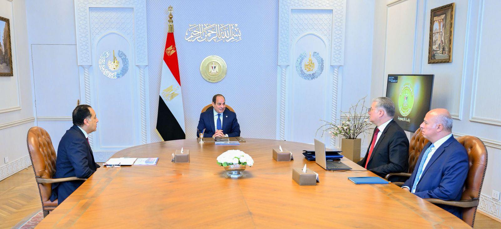 "السيسي": محاسبة المتسببين في مشكلة البنزين واتخاذ التدابير لضمان عدم تكرارها