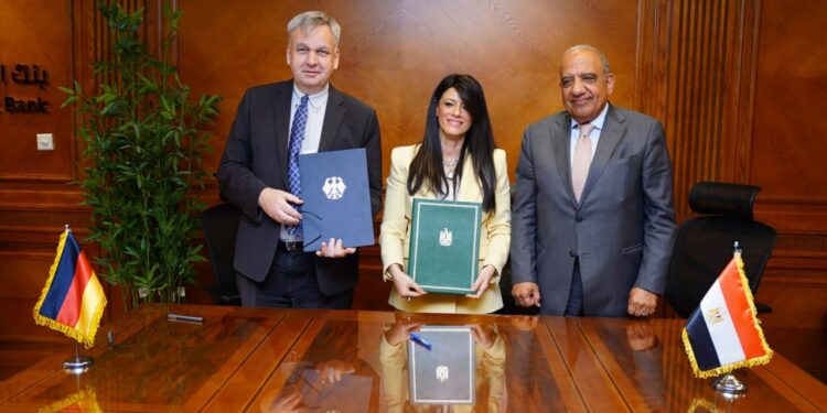 مصر توقع شريحة جديدة من مبادلة الديون مع ألمانيا بقيمة 21 مليون يورو
