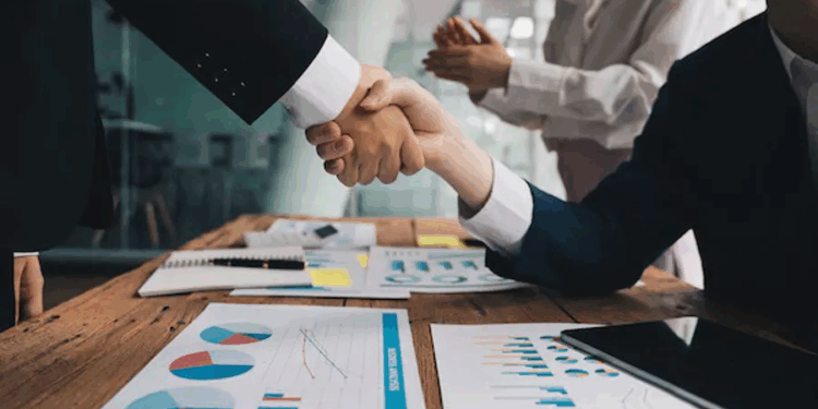 الدمج والاستحواذ ؛ الصفقات ؛ الاستحواذات