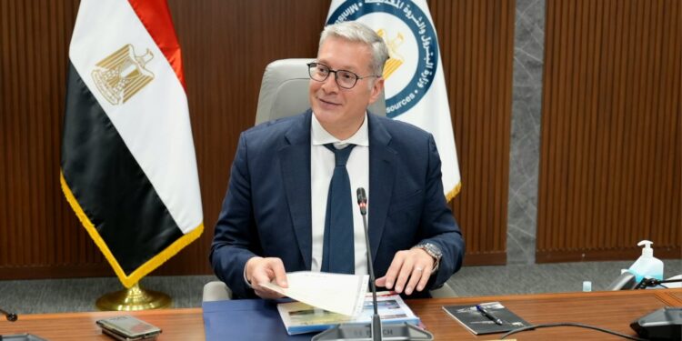المهندس كريم بدوي وزير البترول والثروة المعدنية
