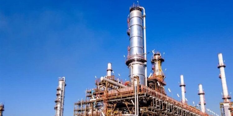 إيران: استقرار العمليات في مصفاة أصفهان.. والإنتاج مستمر