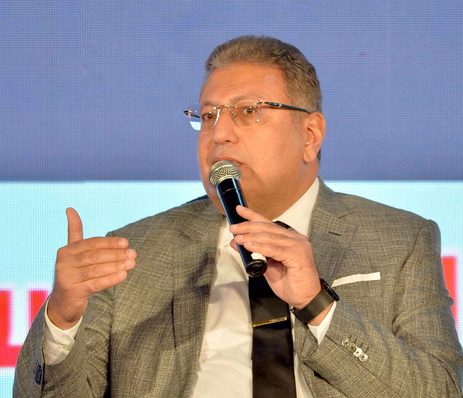 "شكري": "الرقم القومي للعقار" يحسم منازعات الملكية ويساهم في تحصيل الضريبة