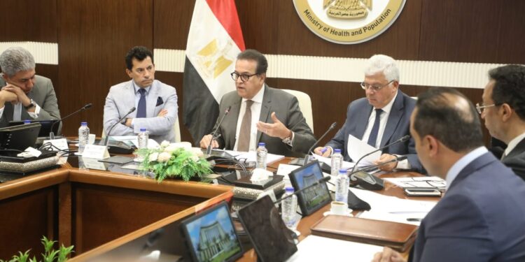 "عبد الغفار": وضع ضوابط وآليات لتنظيم السياحة الصحية ورفع كفاءتها