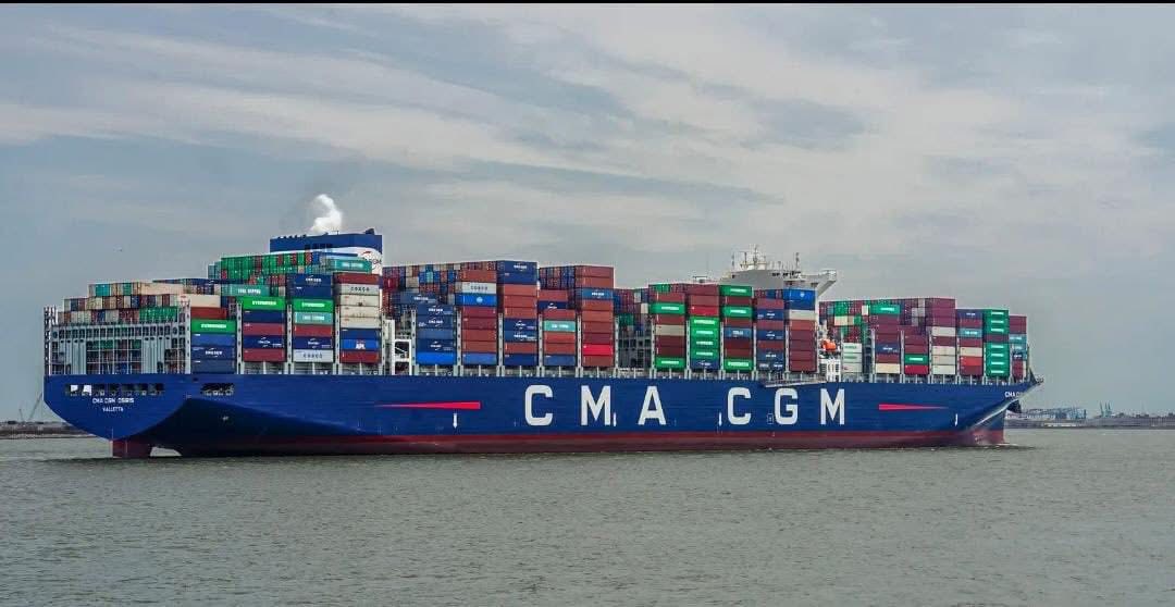 ميناء الإسكندرية يستقبل سفينة الحاويات العملاقة “أوزوريس”