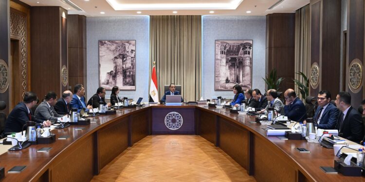 "مدبولي": نستهدف تطوير المناطق الطبيعية وذات الجدوى الاقتصادية لتحقيق التنمية الشاملة