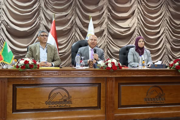 "الصناعة" تبحث أبرز تحديات المنطقة الصناعية في أبو رواش