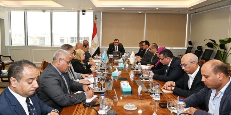 وزير الإسكان: نحتاج إلى آلية تنظيمية لعمل المسوقين العقاريين في مصر