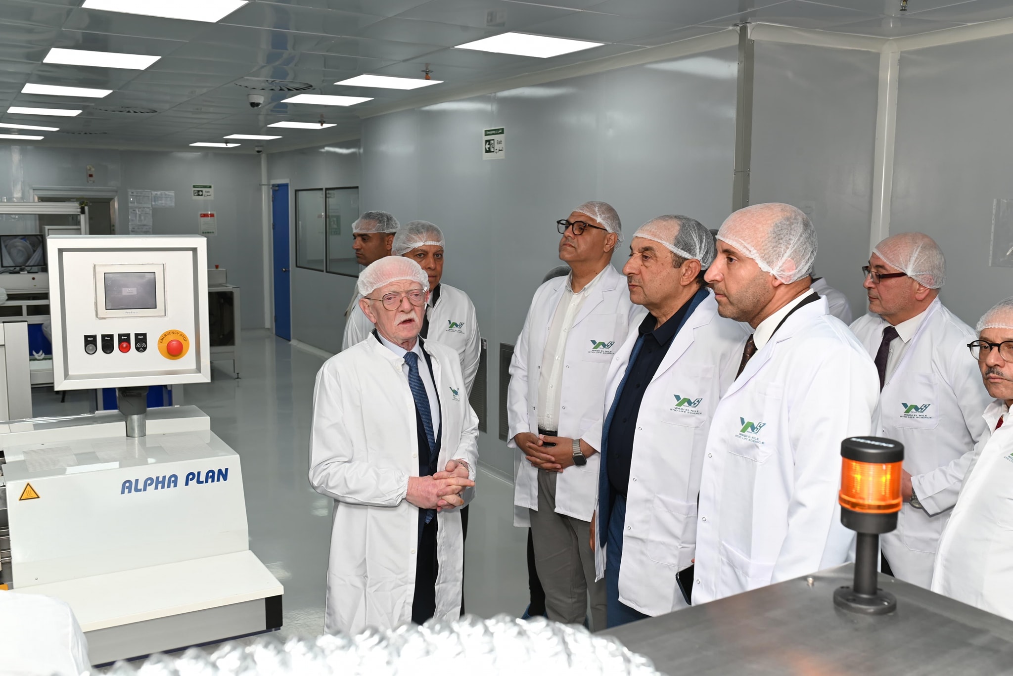 وزير قطاع الأعمال العام يتفقد تطوير مصانع "النصر للكيماويات الدوائية"