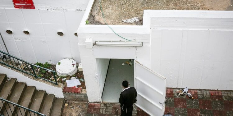 الملاجئ تُرهق ميزانية إسرائيل.. 100 مليون شيكل للبناء والتجديد