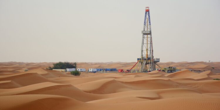 التنقيب عن البترول - أرشيفية