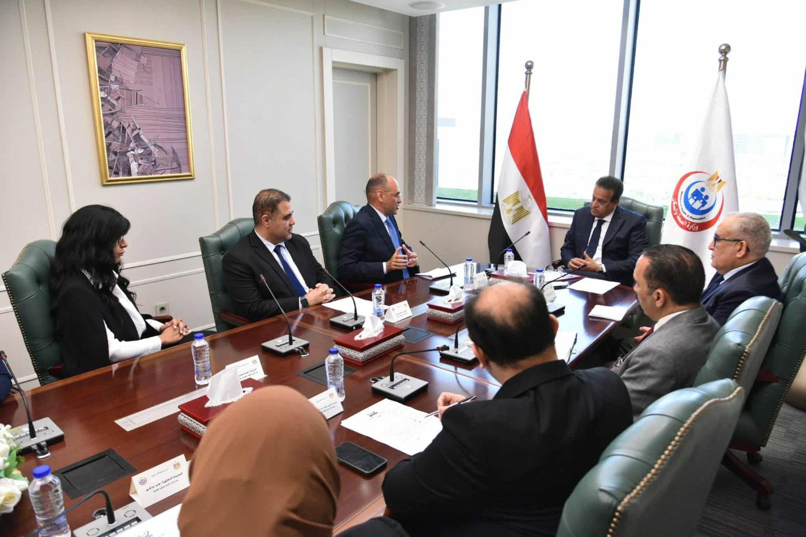 "الصحة" تبحث فرص التعاون مع "جونسون آند جونسون" 