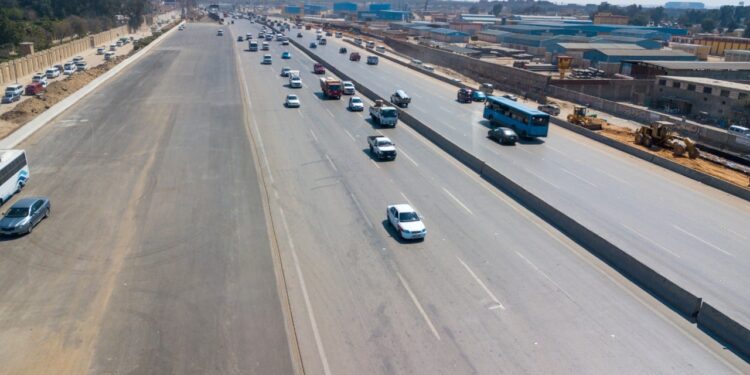 "النقل": تمديد غلق جزء من الطريق الإقليمي حتى مطلع أغسطس