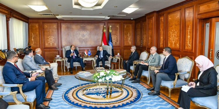 "قناة السويس" تسعى لزيادة عبور سفن الخط الملاحي "ALCOR" الفترة المقبلة