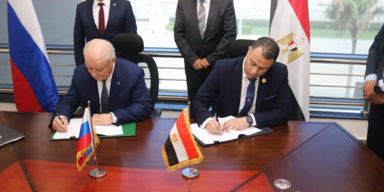 مصر وروسيا توقّعان عقدًا مكمّلًا لإنشاء وتشغيل محطة الضبعة النووية
