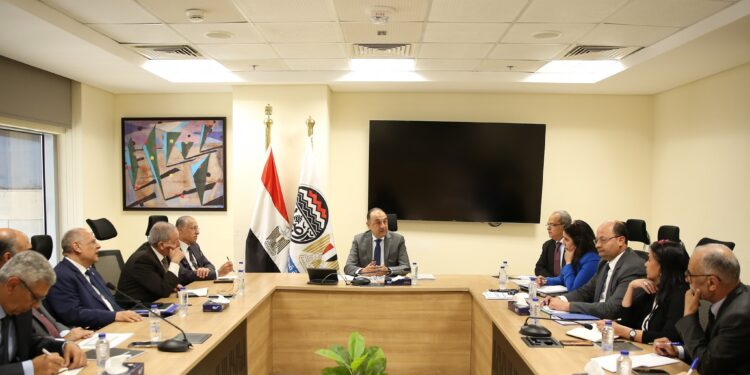 وزير قطاع الأعمال: منفتحون على تعزيز التعاون مع المستثمرين المحليين والدوليين