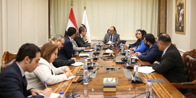 "قطاع الأعمال" تبحث تعزيز التعاون مع مجموعة البنك الدولي